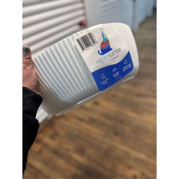 The PrettyLitter Linnea Open Cat Litter Box  minimalist white round bowl bed - Picture 7 of 11